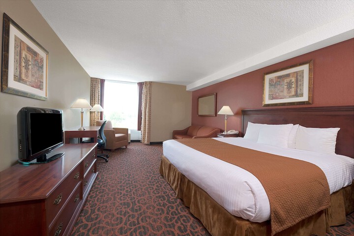 Room 10 of 36