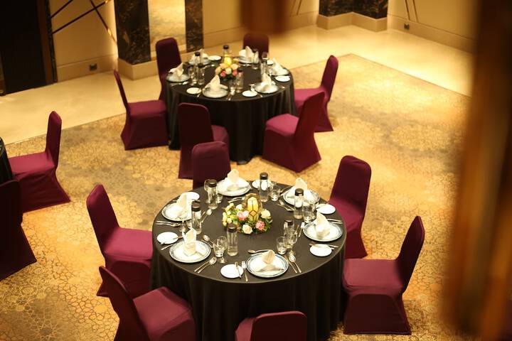 Ballroom/Hall 41 of 44