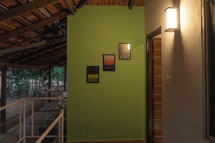 Room 13 of 33