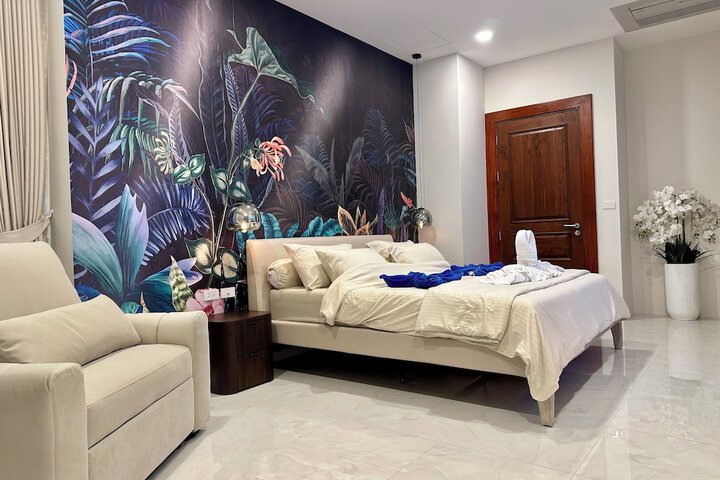 Room 67 of 213