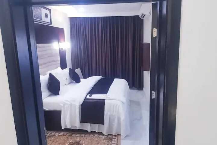 Zara Max Hotel and Suites