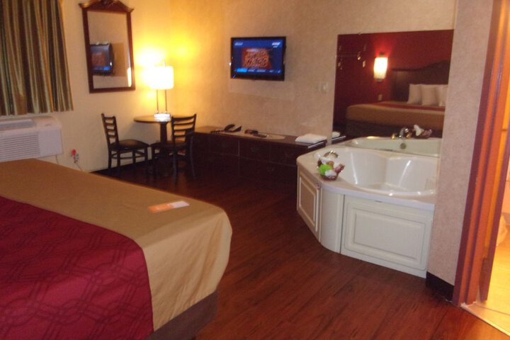 Jetted tub
