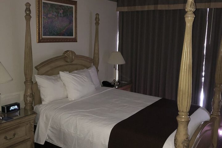 Room 4 of 53
