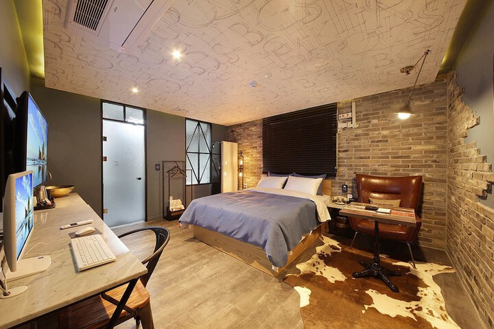 Room 15 of 44