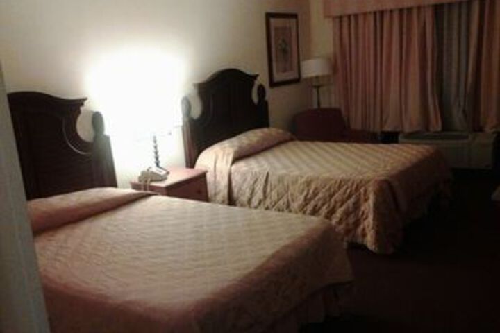 Room 5 of 16