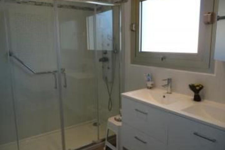 Room 14 of 37