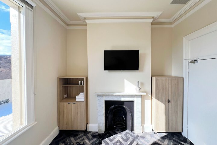 Room 3 of 25