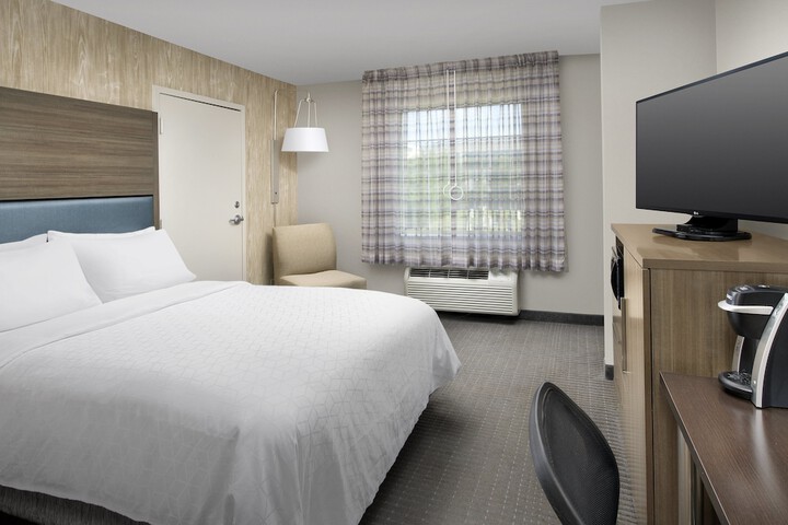 Standard | King Bed (9 of 19)