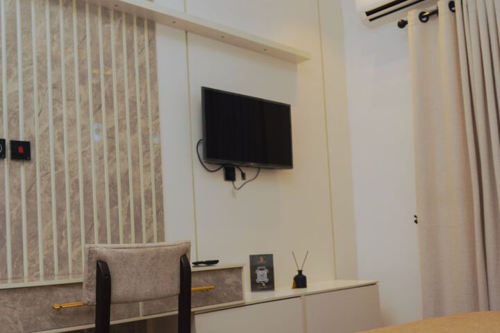 Room 16 of 46