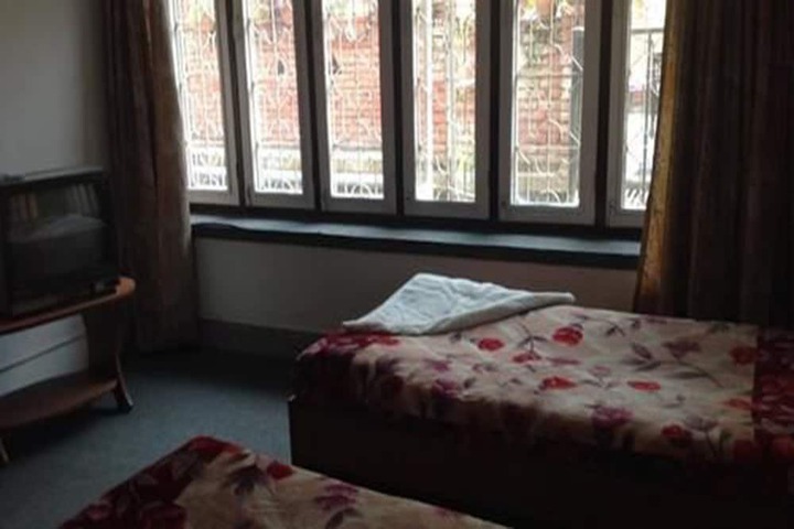 Room 9 of 40