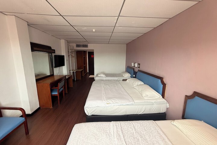 Room 54 of 86