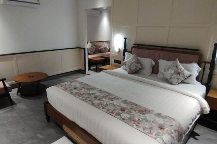 Room 7 of 36