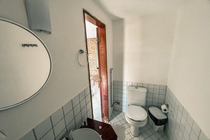 Room 24 of 49