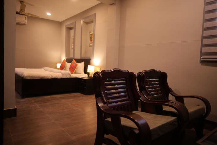 Room 10 of 76