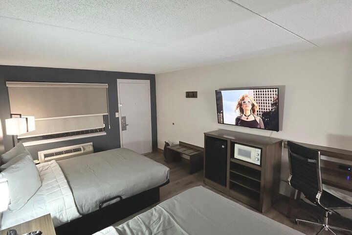 Room 6 of 24