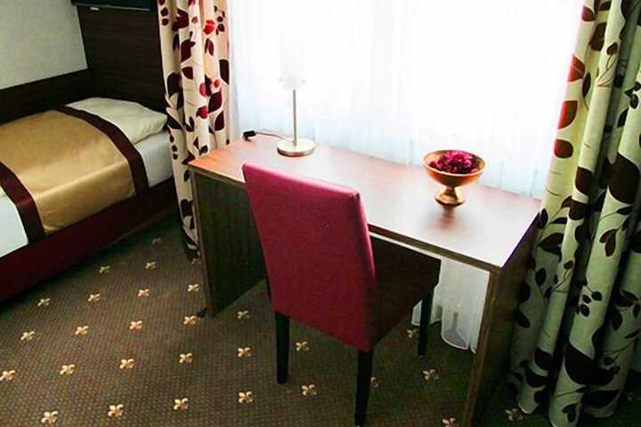 Room 8 of 65