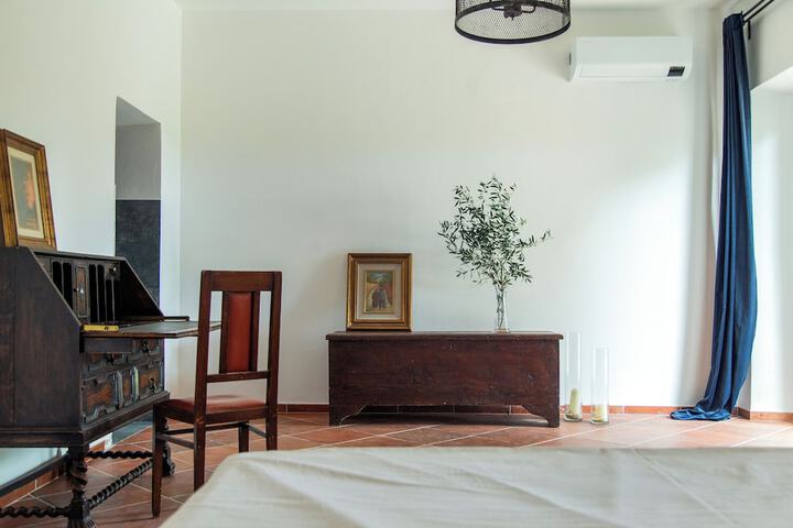 Room 10 of 22