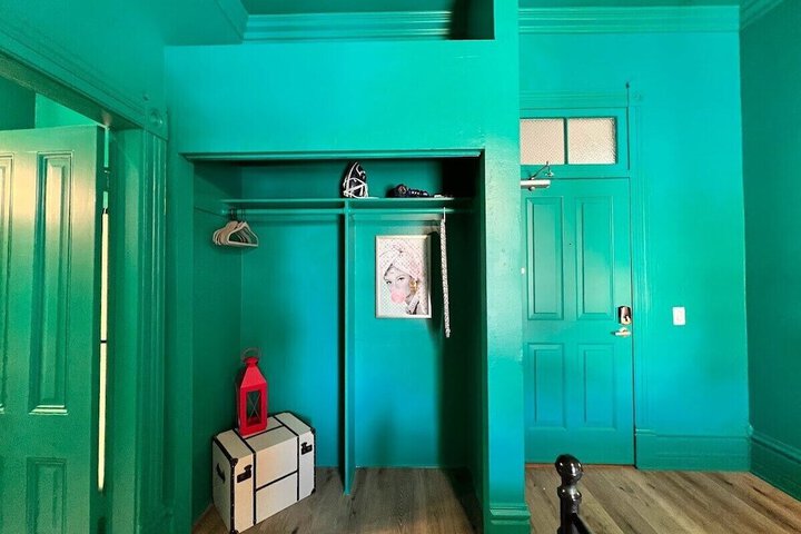 Room 34 of 181