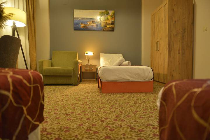Room 18 of 46