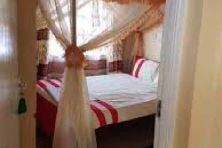 Room 5 of 13