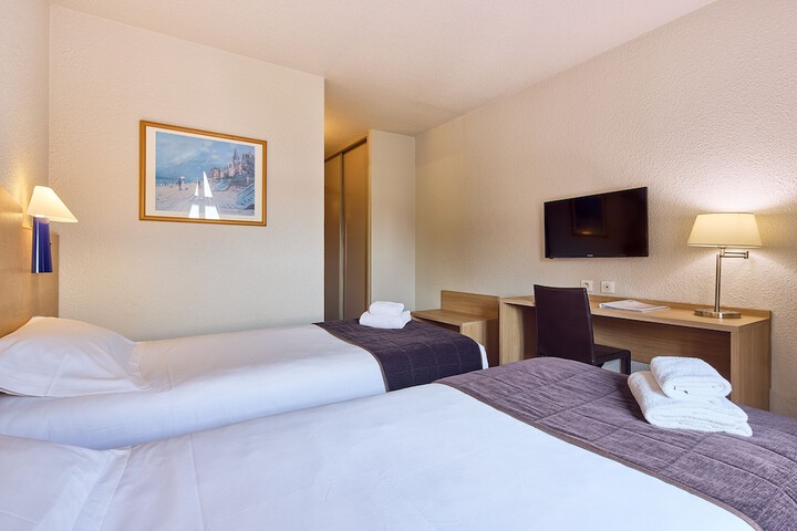 Room 42 of 93