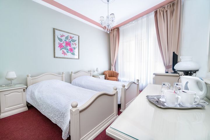 Room 18 of 49