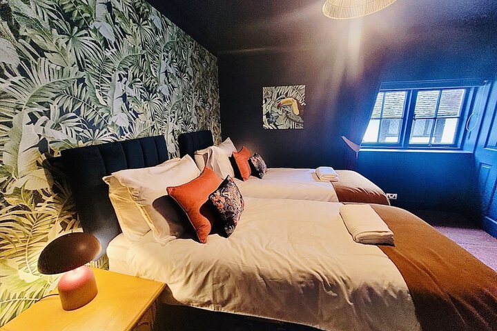Room 16 of 51
