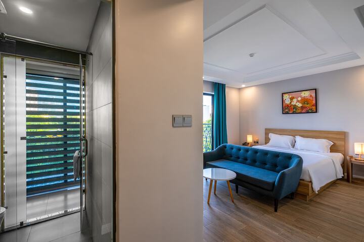 Room 10 of 85