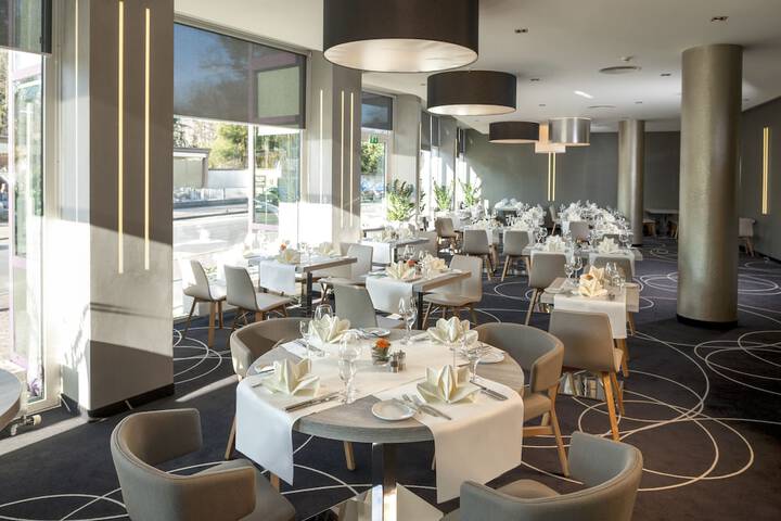 Dining Photos