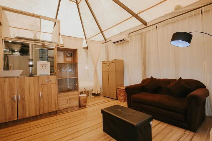 Room 3 of 44
