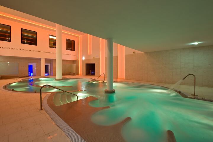 Pool Hotel