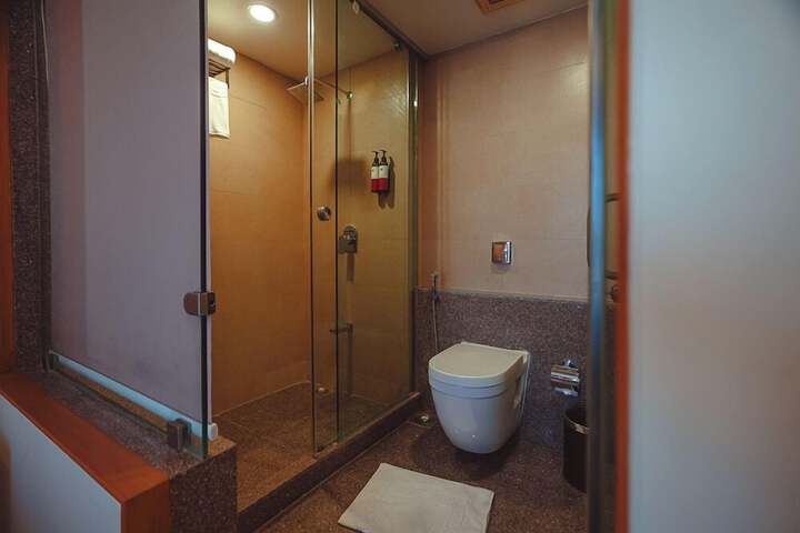 Room 31 of 49