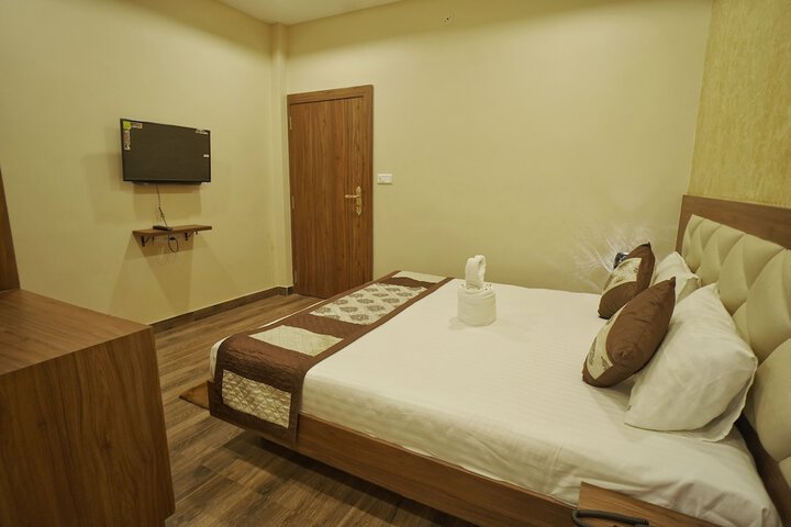 Room 14 of 30