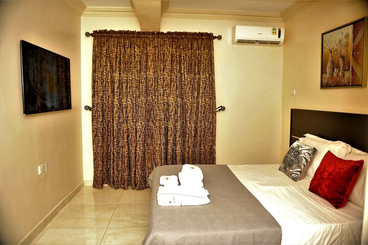 Room 6 of 43
