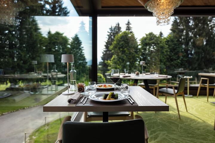 Dining 44 of 59