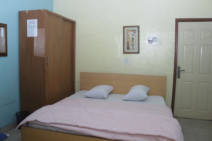 Room 5 of 25
