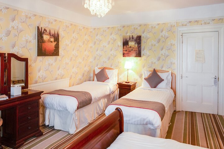 Room 10 of 44