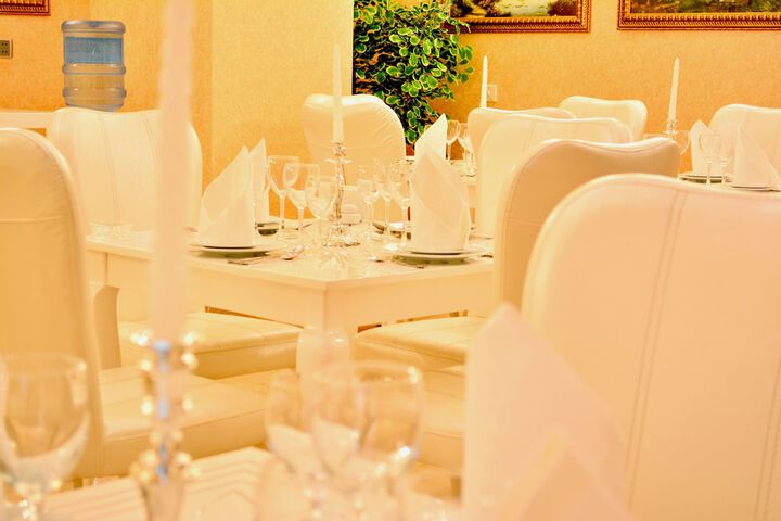 Dining 36 of 47