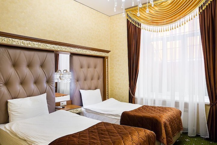 Room 15 of 49