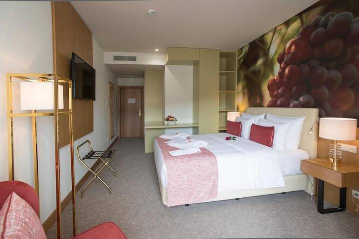 Room 4 of 31