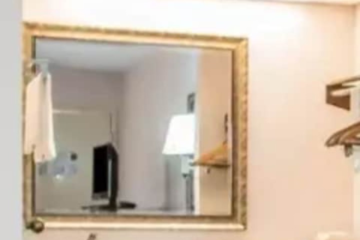 Room 20 of 37