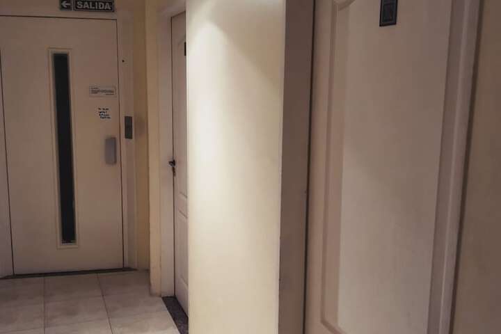 Ballroom/Hall 7 of 10