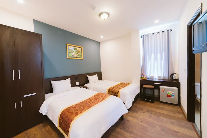 Room 13 of 23