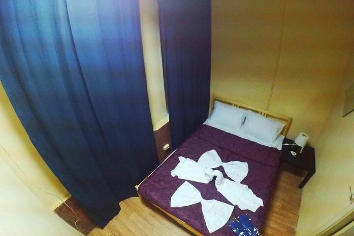Room 2 of 21