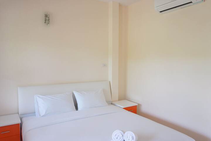 Room 12 of 52