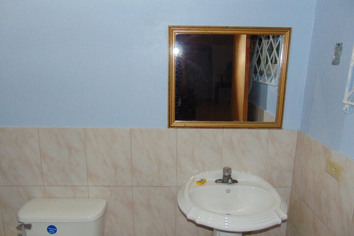 Room 9 of 13