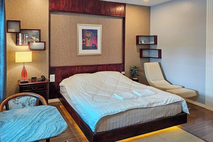 Room 10 of 40