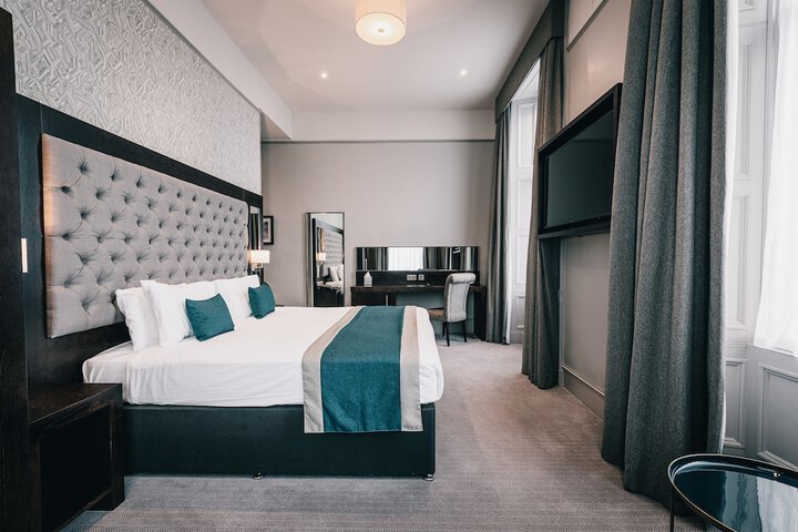 Room 10 of 72