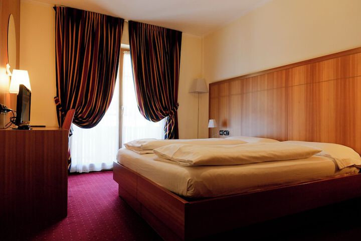 Room 49 of 79