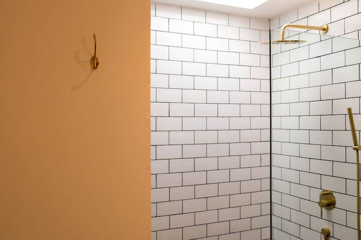 Room 26 of 58